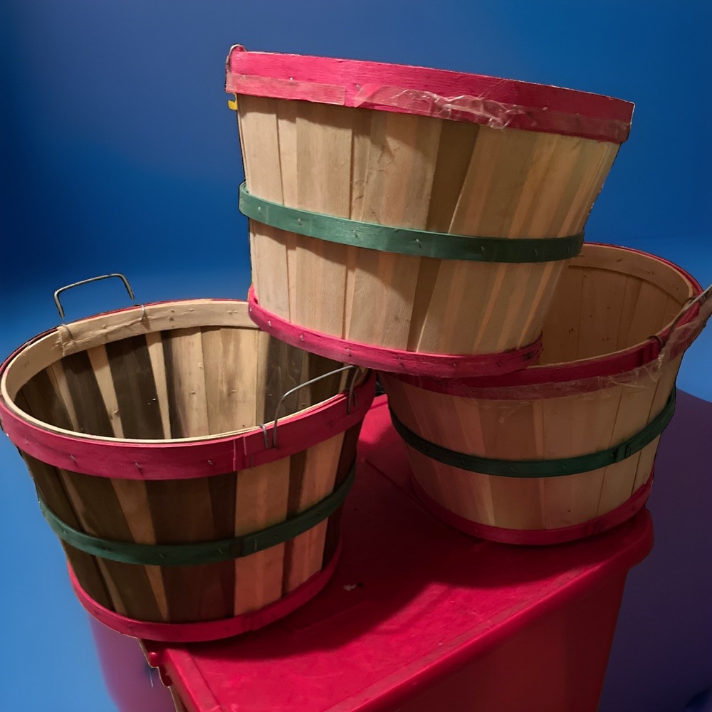 Vintage Set Of 3 (1/2 Bushel) Wire Handle Wood Woven Fruit Basket Red & Green